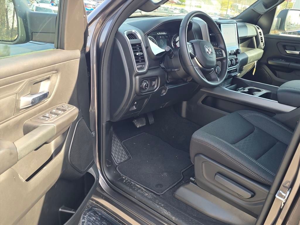 New 2026 Ram 1500 EXPRESS CREW CAB 4X4 5'7 BOX Pickup