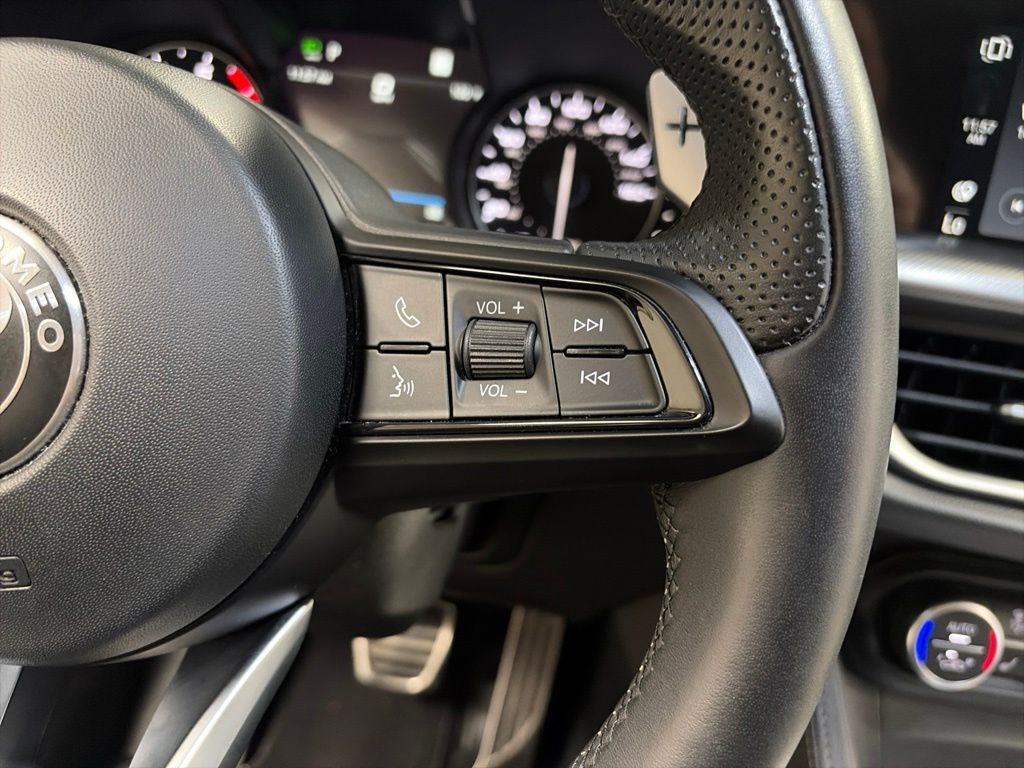 2023 Alfa Romeo Stelvio Veloce - Photo 23