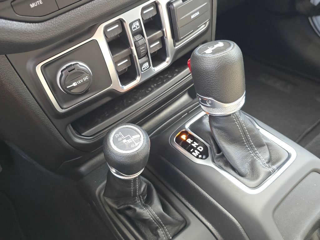 2025 Jeep Wrangler 4-Door Sport S - Photo 10