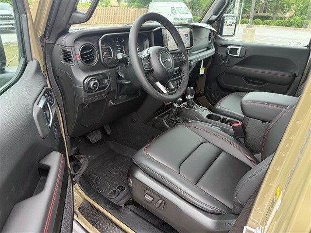 2025 Jeep Wrangler Rubicon photo 4