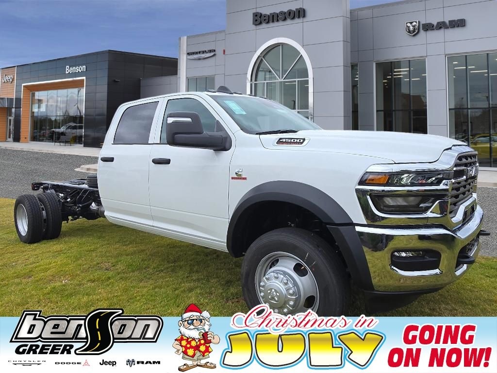 New 2026 Ram 4500 Chassis Cab TRADESMAN CREW 4X4 84' CA Pickup