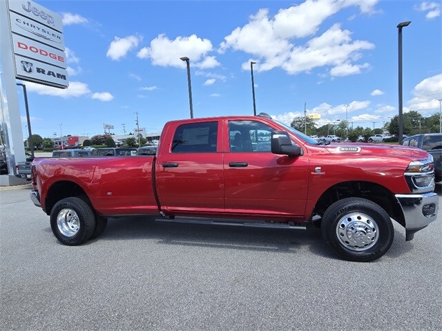 2026 Ram 3500 Tradesman photo 2