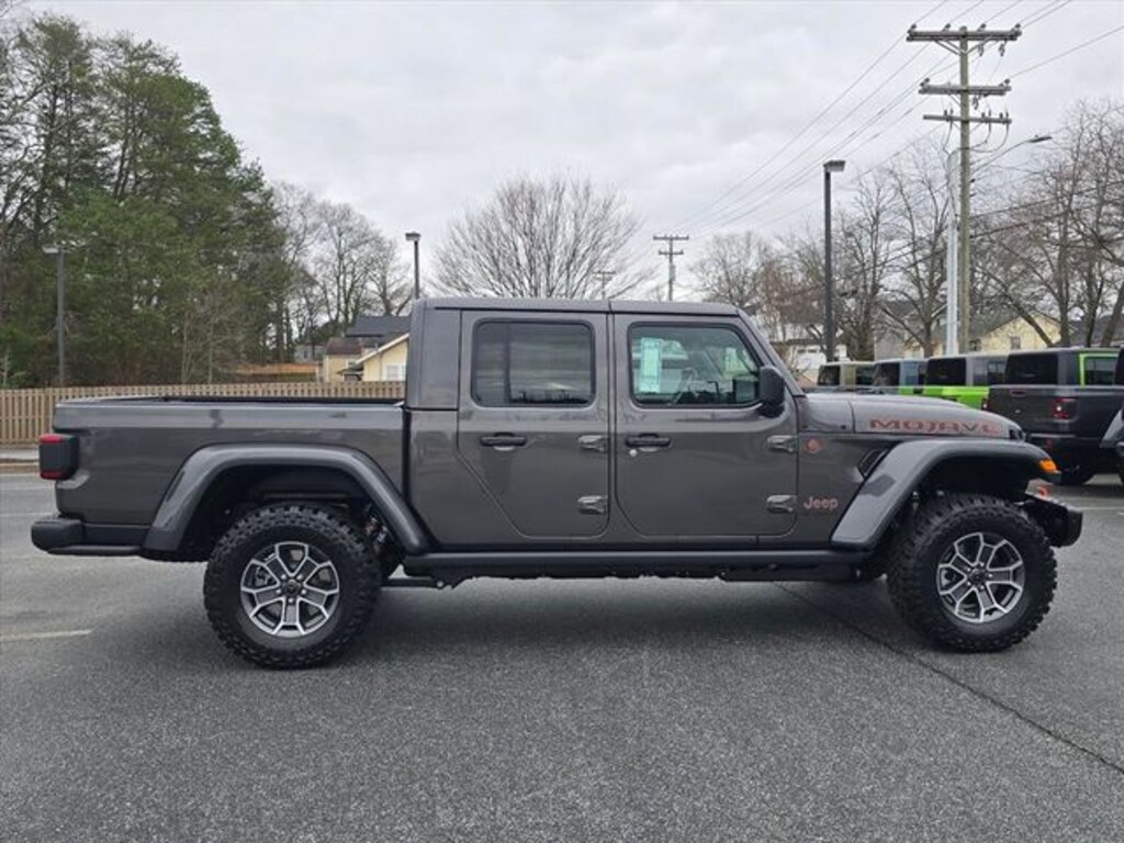 New 2026 Jeep Gladiator MOJAVE X 4X4 Pickup