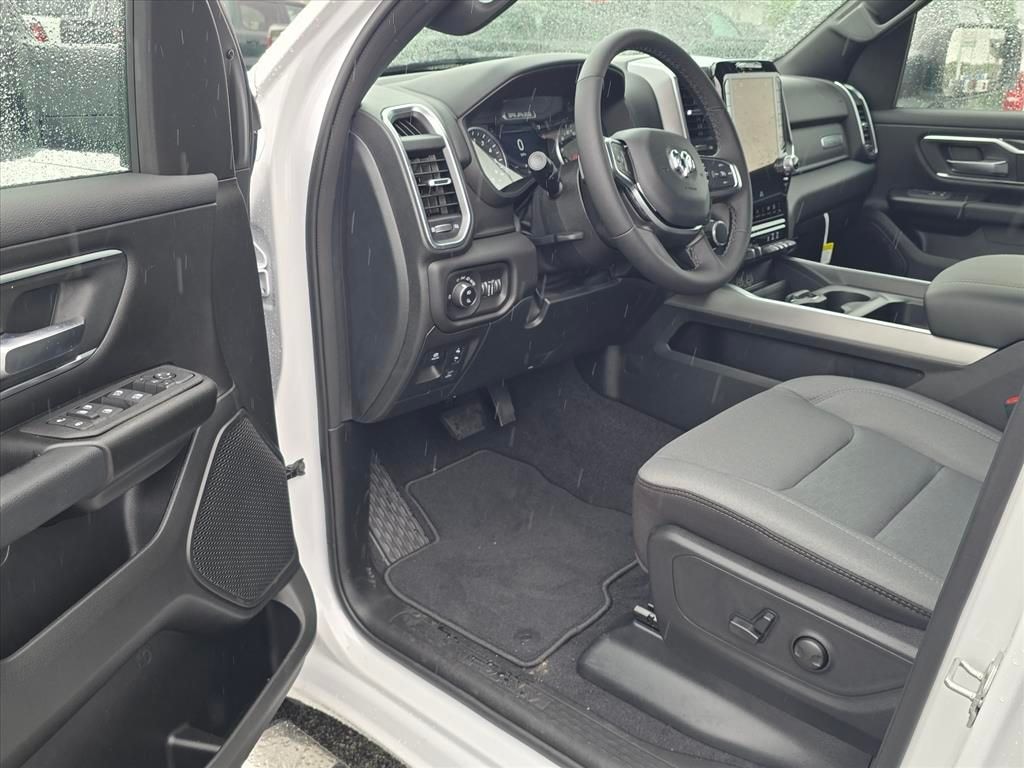 New 2026 Ram 1500 BIG HORN CREW CAB 4X4 6'4 BOX Pickup