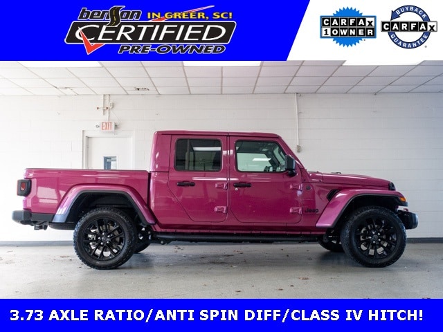 2024 Jeep Gladiator Nighthawk's photo