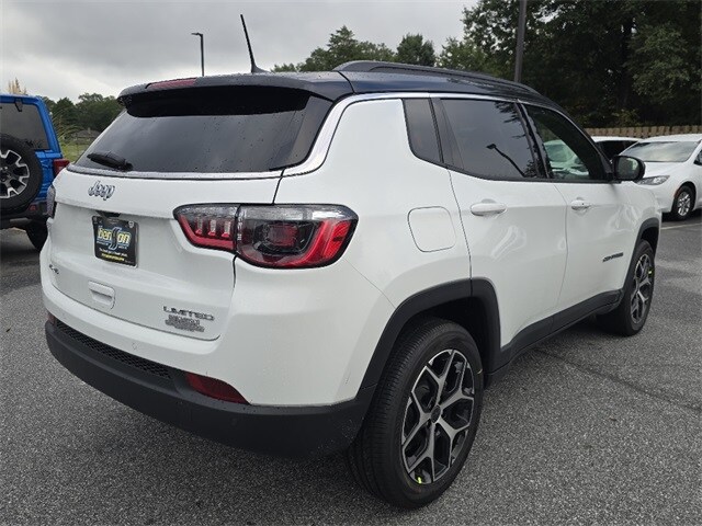 2026 Jeep Compass Limited Altitude photo 2