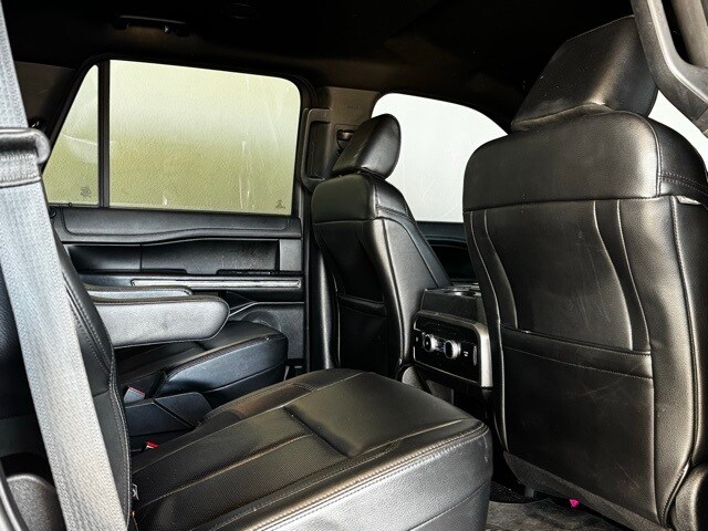 2021 Ford Expedition XLT photo 2