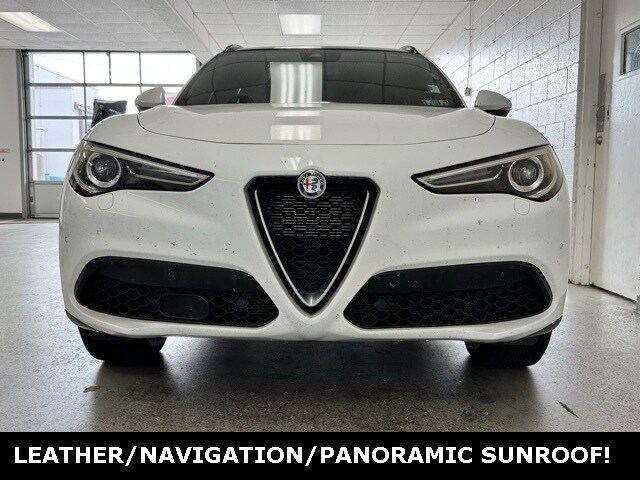2022 Alfa Romeo Stelvio Ti photo 3