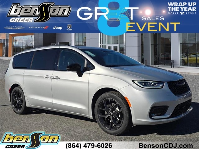 2026 Chrysler Pacifica Select's photo