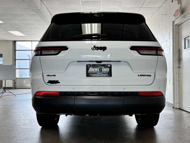 2024 Jeep Grand Cherokee Limited photo 4