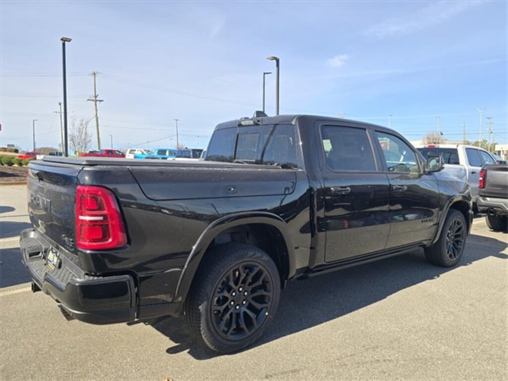 New 2026 Ram 1500 LIMITED CREW CAB 4X4 5'7 BOX Pickup