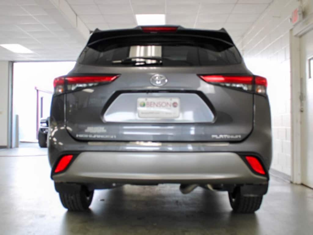 Used 2023 Toyota Highlander Platinum Sport Utility