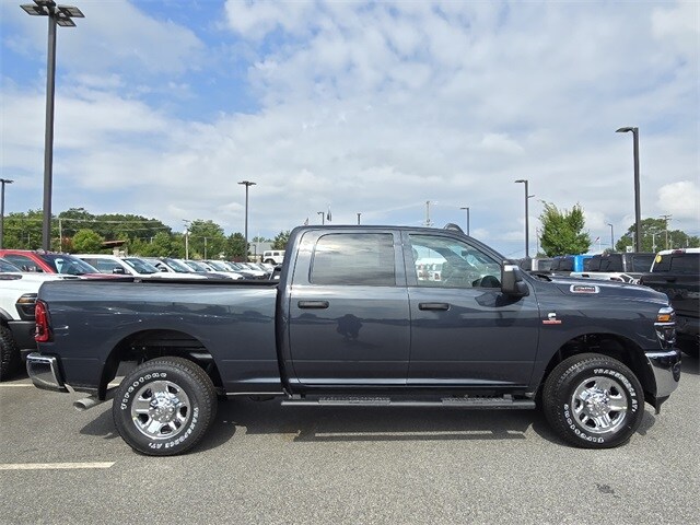 2025 Ram 2500 Tradesman photo 2