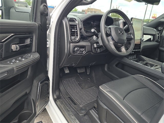 2025 Ram 3500 Limited photo 4