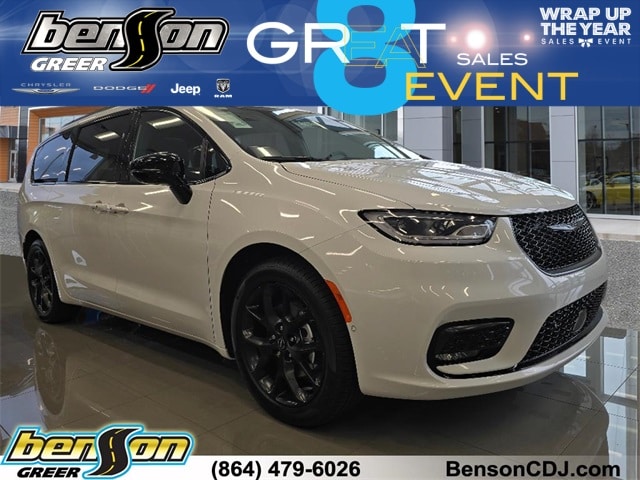 2026 Chrysler Pacifica Limited's photo