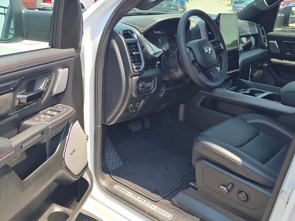 New 2026 Ram 1500 LARAMIE CREW CAB 4X4 5'7 BOX Pickup