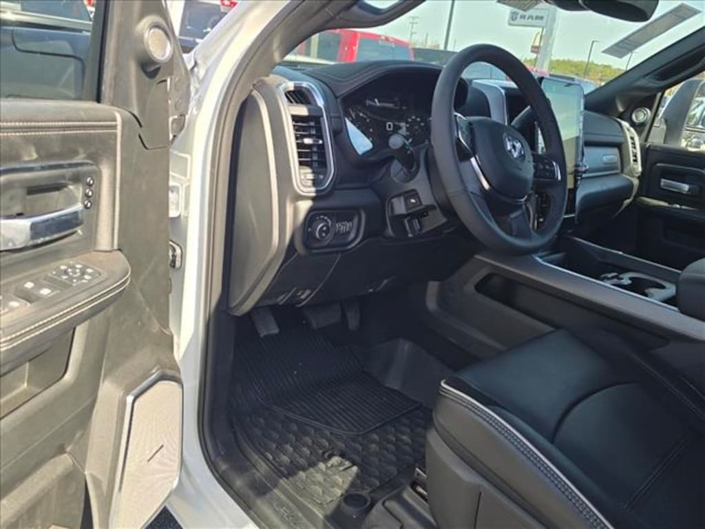 New 2026 Ram 3500 LARAMIE CREW CAB 4X4 8' BOX Pickup