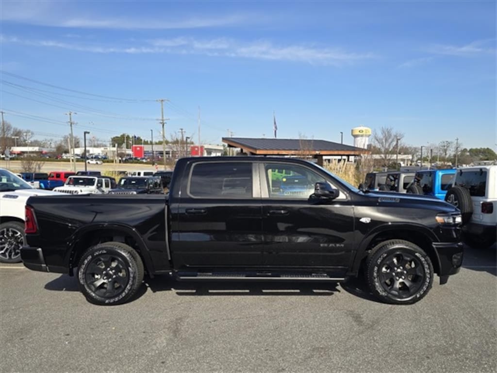 New 2026 Ram 1500 BIG HORN CREW CAB 4X4 5'7 BOX Pickup