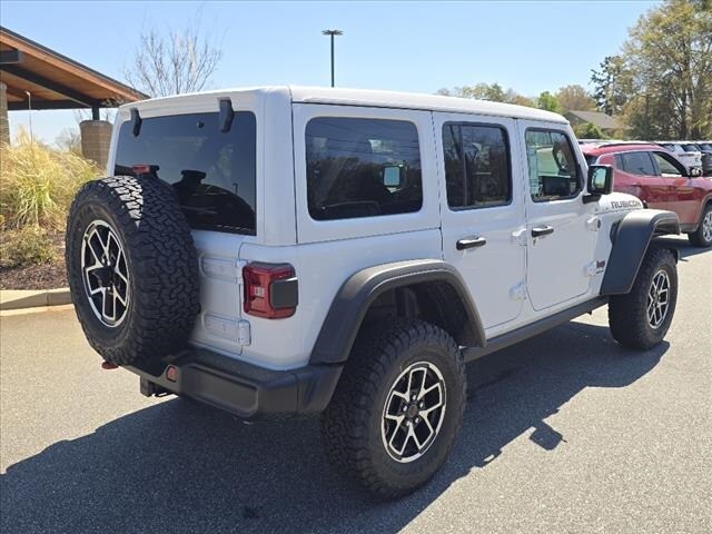 2025 Jeep Wrangler Rubicon photo 3