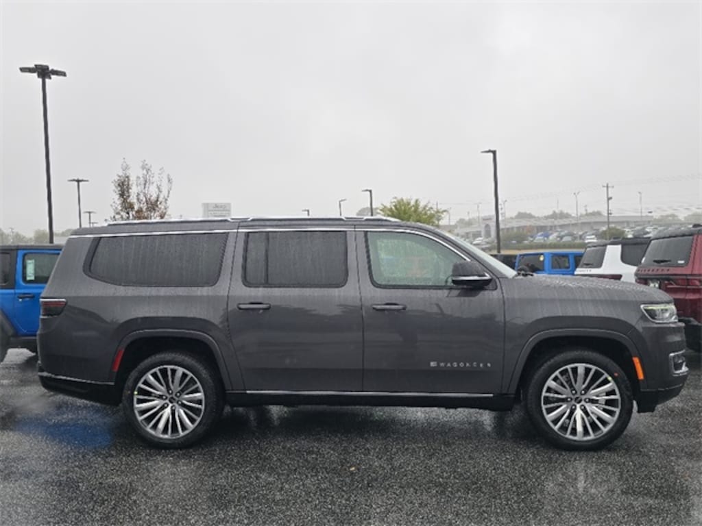 New 2025 Jeep Wagoneer L LIMITED 4X4 Sport Utility