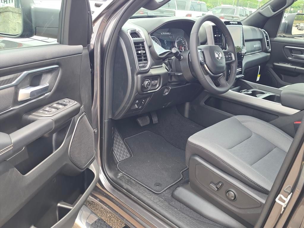 New 2026 Ram 1500 BIG HORN CREW CAB 4X4 6'4 BOX Pickup