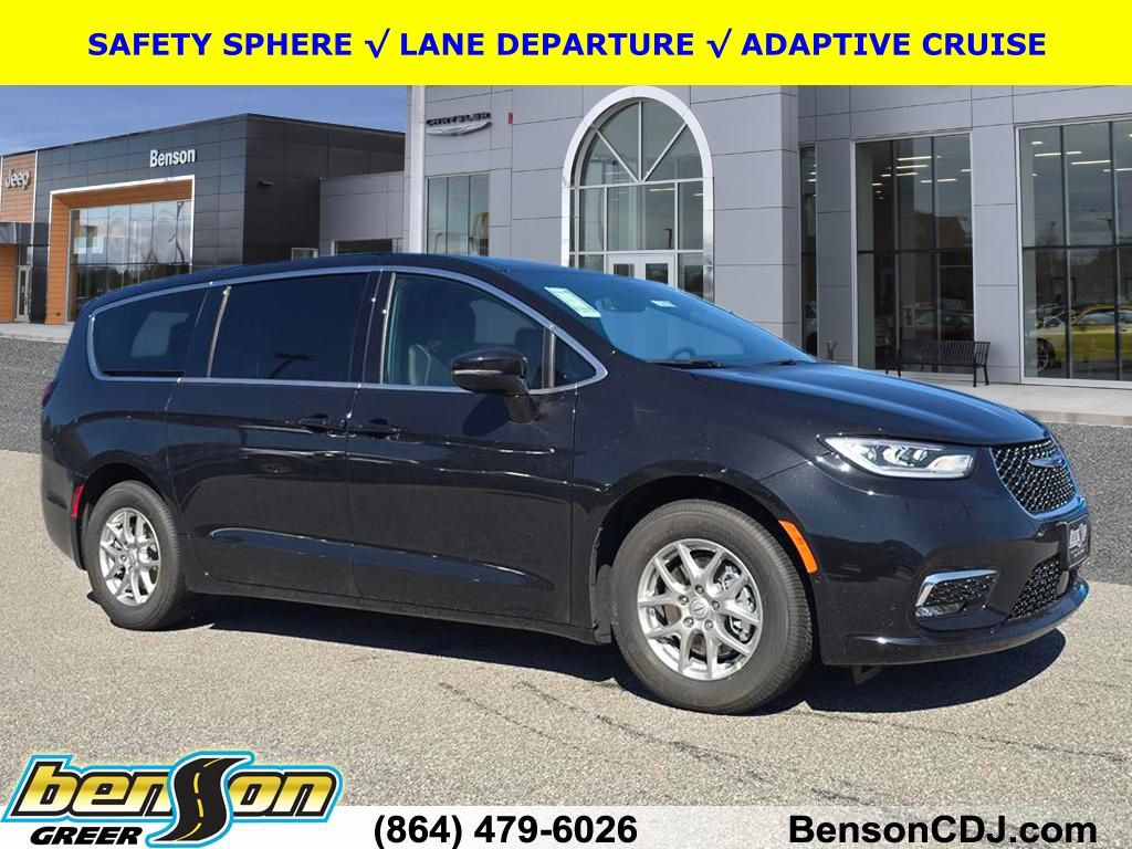 2026 Chrysler Pacifica Select's photo