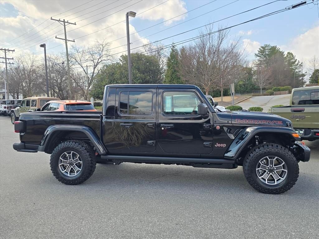New 2026 Jeep Gladiator MOJAVE X 4X4 Pickup