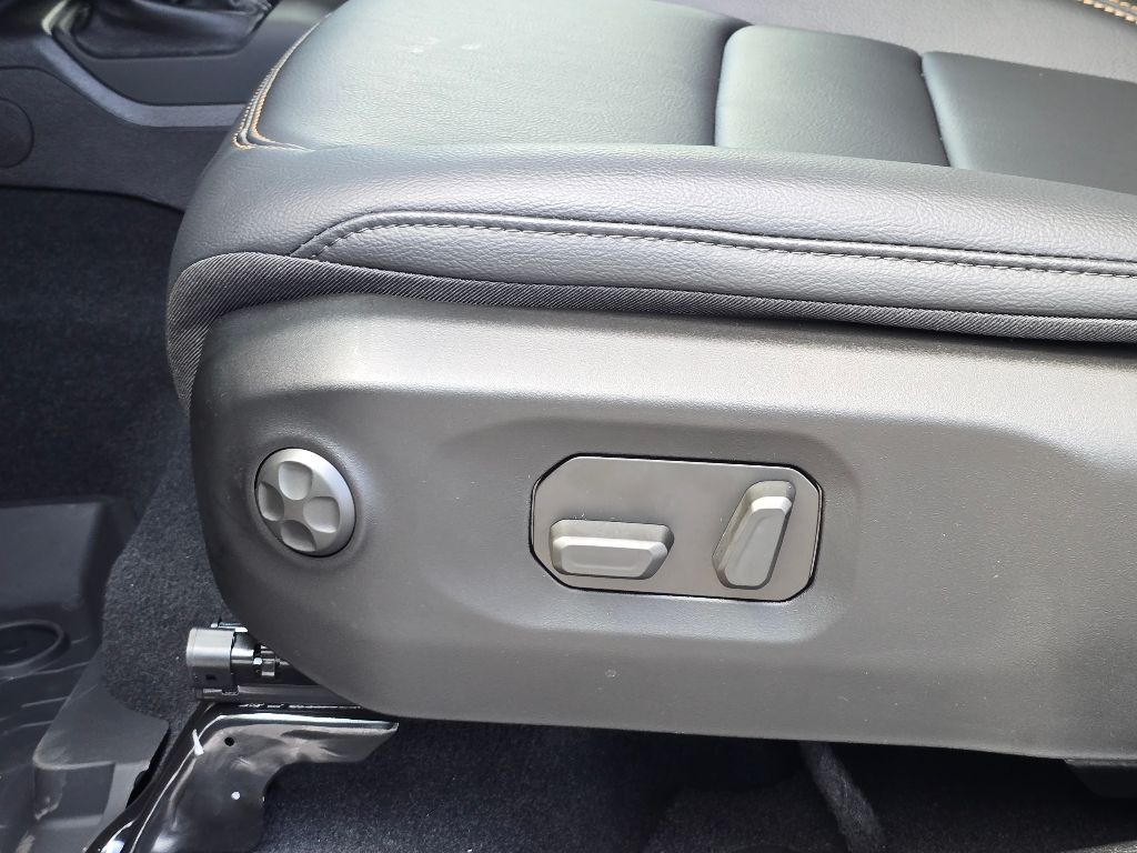 2025 Jeep Wrangler 4-Door Sahara - Photo 10