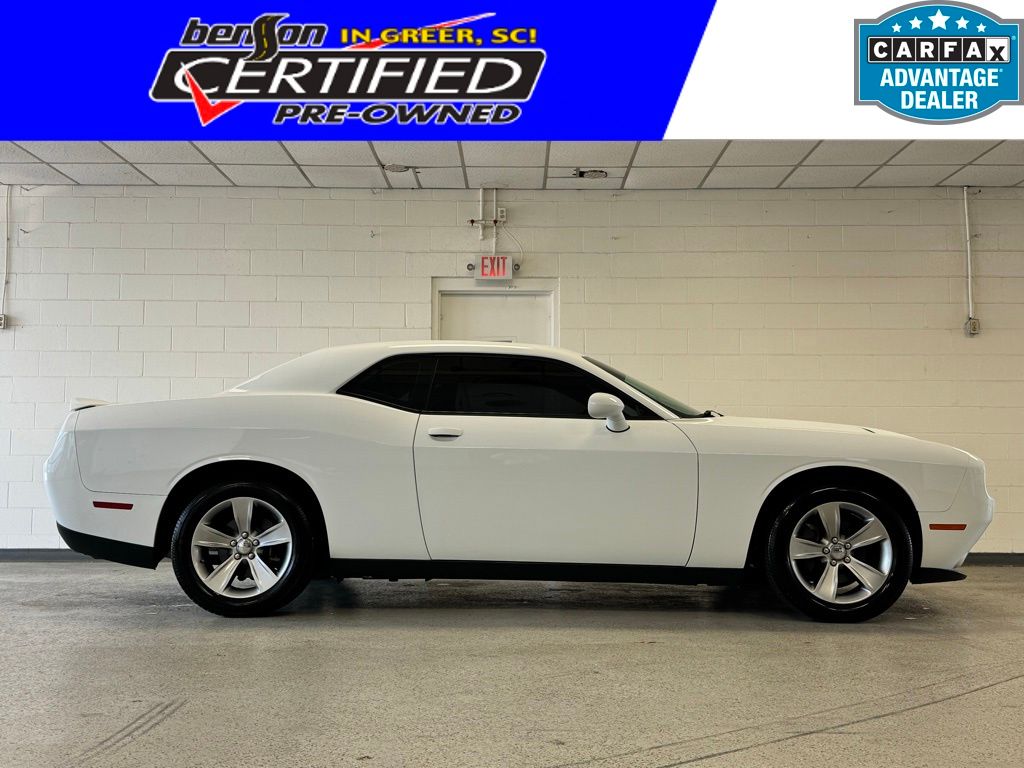 2020 Dodge Challenger SXT Auto's photo