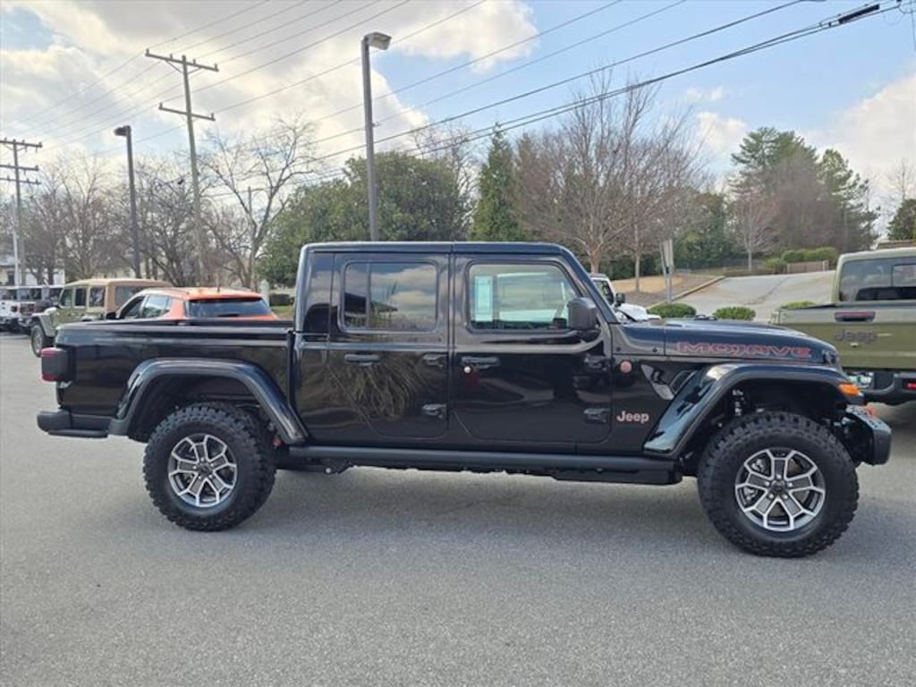 New 2026 Jeep Gladiator MOJAVE X 4X4 Pickup