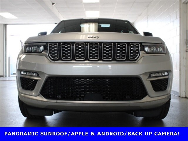 2022 Jeep Grand Cherokee Summit Sport photo 2