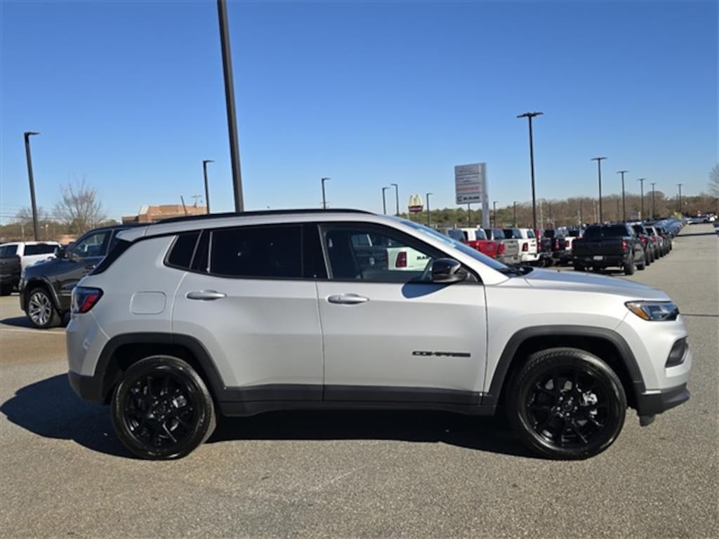 New 2026 Jeep Compass LATITUDE ALTITUDE 4X4 Sport Utility