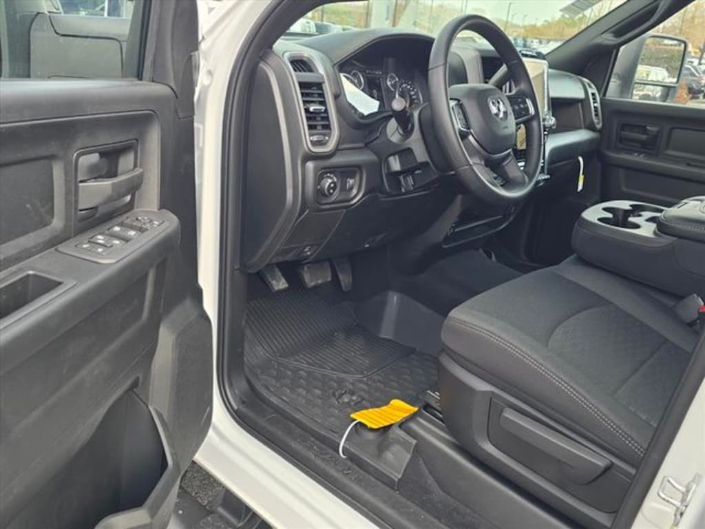 New 2026 Ram 2500 TRADESMAN CREW CAB 4X4 6'4 BOX Pickup