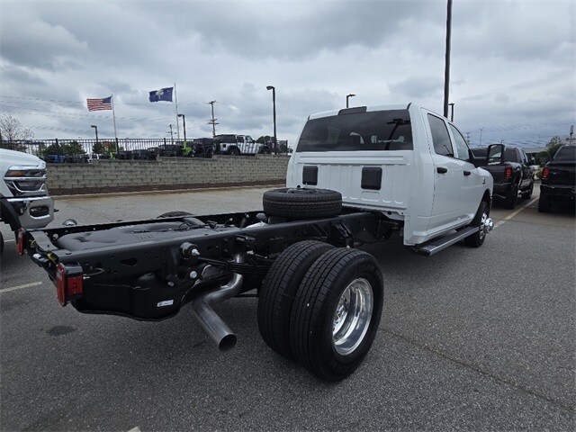 2026 Ram 3500 Tradesman photo 3