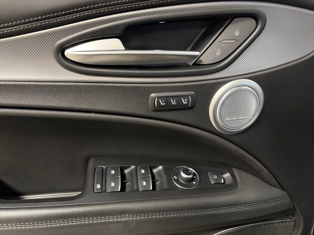 2023 Alfa Romeo Stelvio Veloce - Photo 11