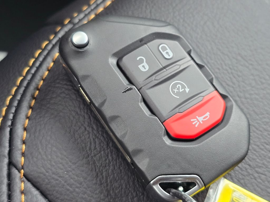 2025 Jeep Wrangler 4-Door Sahara - Photo 13