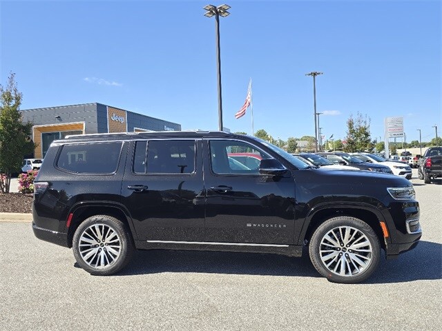 2025 Jeep Wagoneer Limited photo 2