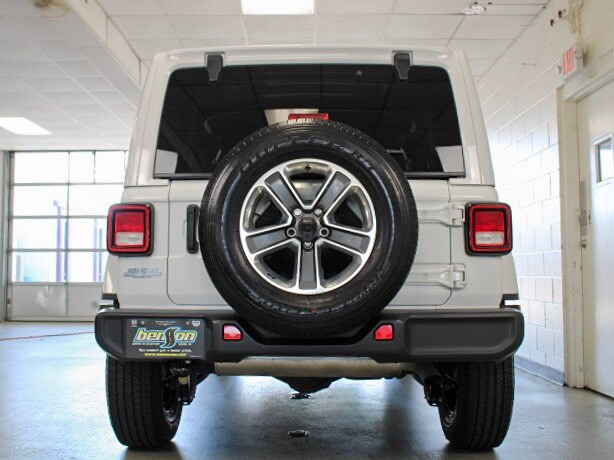 2021 Jeep Wrangler Unlimited Sahara Sport photo 4