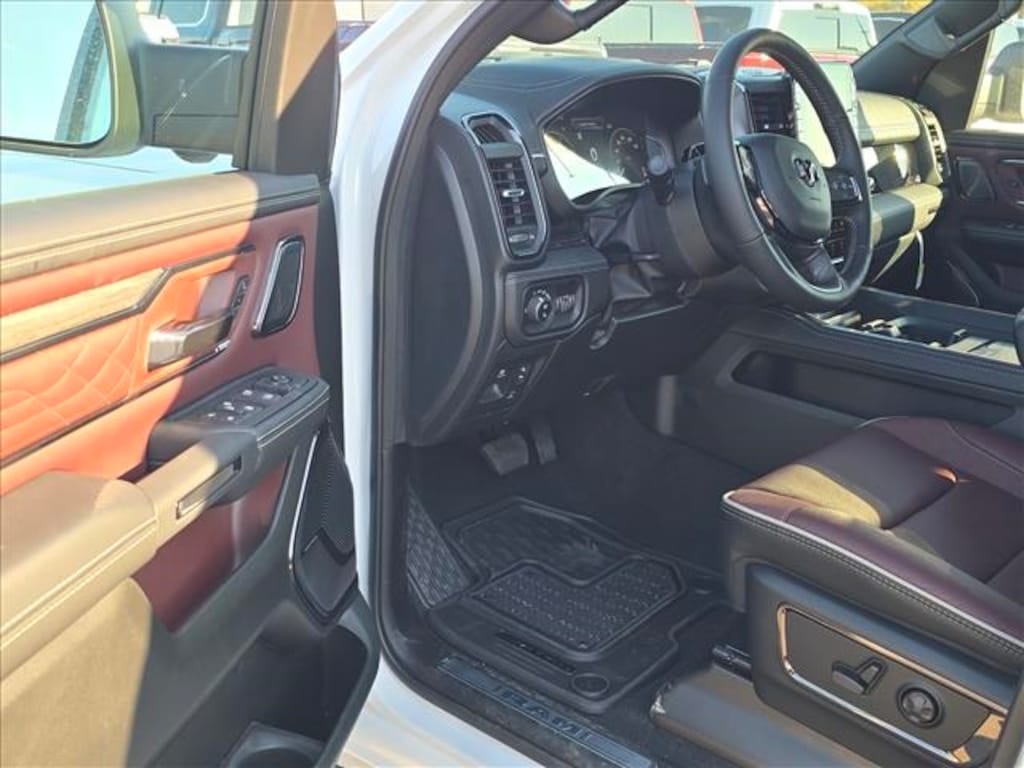 New 2026 Ram 1500 LIMITED CREW CAB 4X4 5'7 BOX Pickup