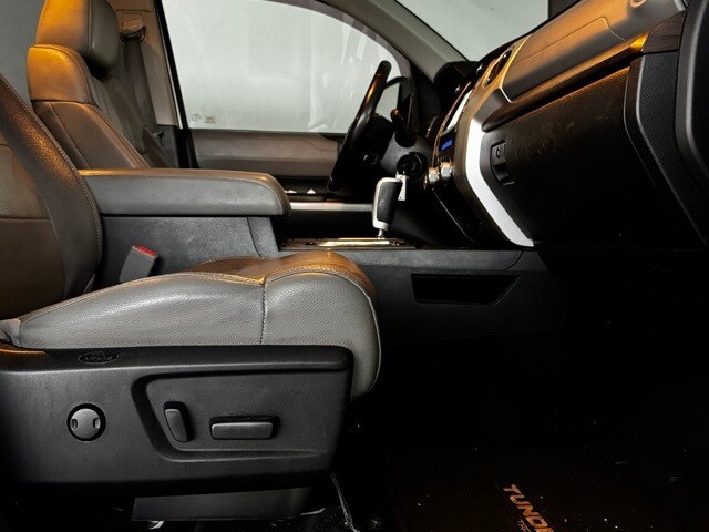 2019 Toyota Tundra Limited CrewMax photo 3