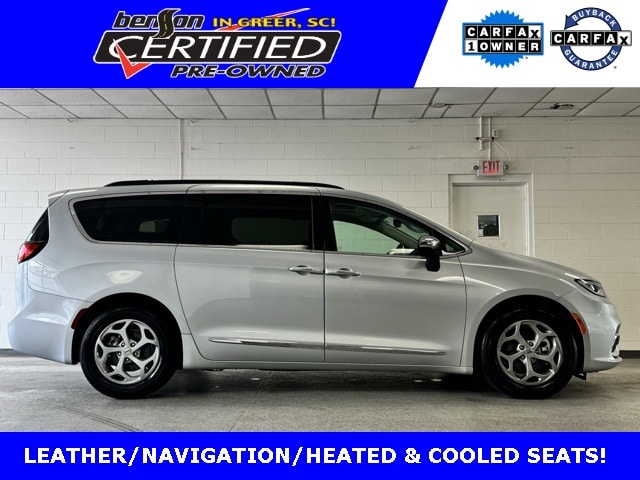 2023 Chrysler Pacifica Passenger Van 