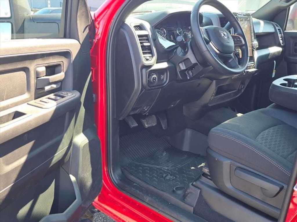 New 2026 Ram 2500 TRADESMAN CREW CAB 4X4 6'4 BOX Pickup