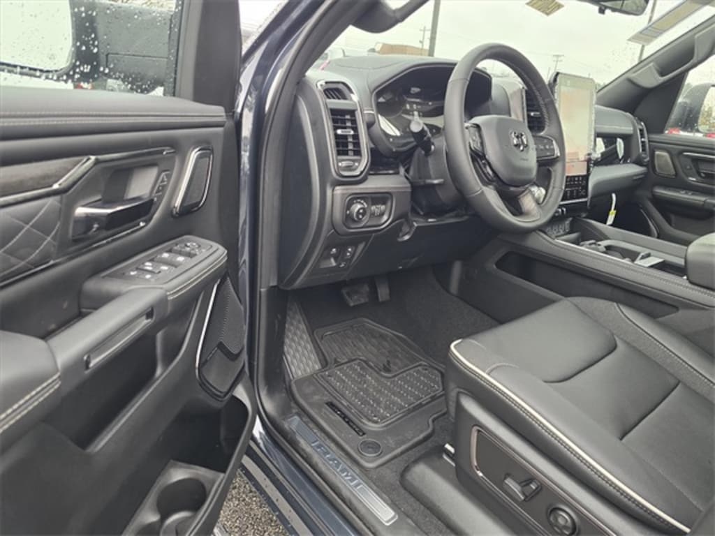 New 2026 Ram 1500 LIMITED CREW CAB 4X4 5'7 BOX Pickup