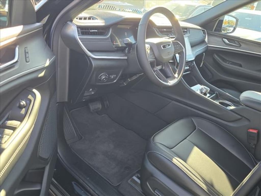 New 2025 Jeep Grand Cherokee LIMITED 4X4 Sport Utility