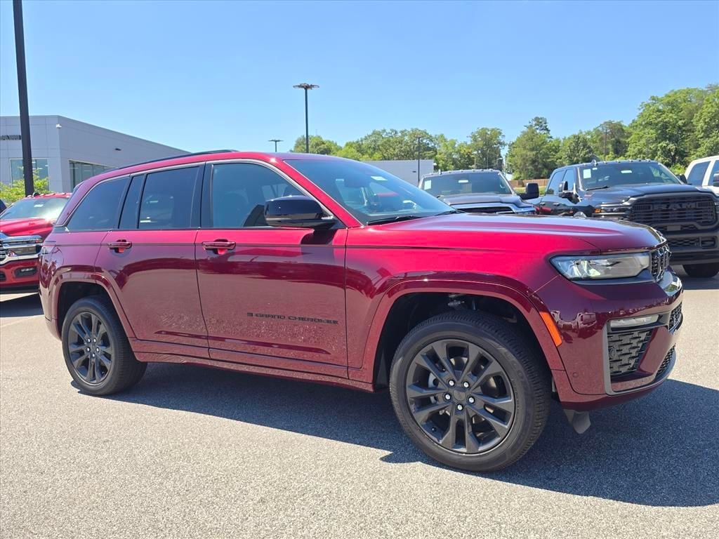 2026 Jeep Grand Cherokee Limited Reserve 4x4's photo
