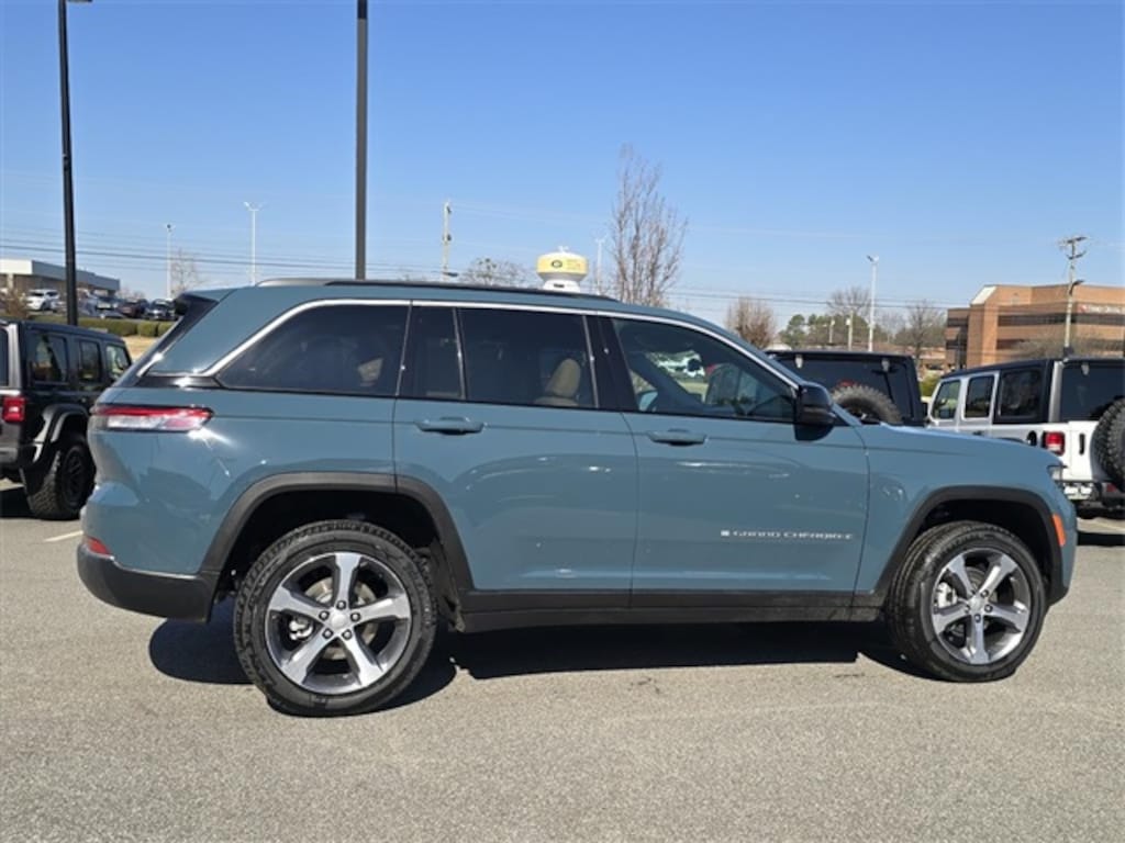 New 2026 Jeep Grand Cherokee LIMITED 4X4 Sport Utility