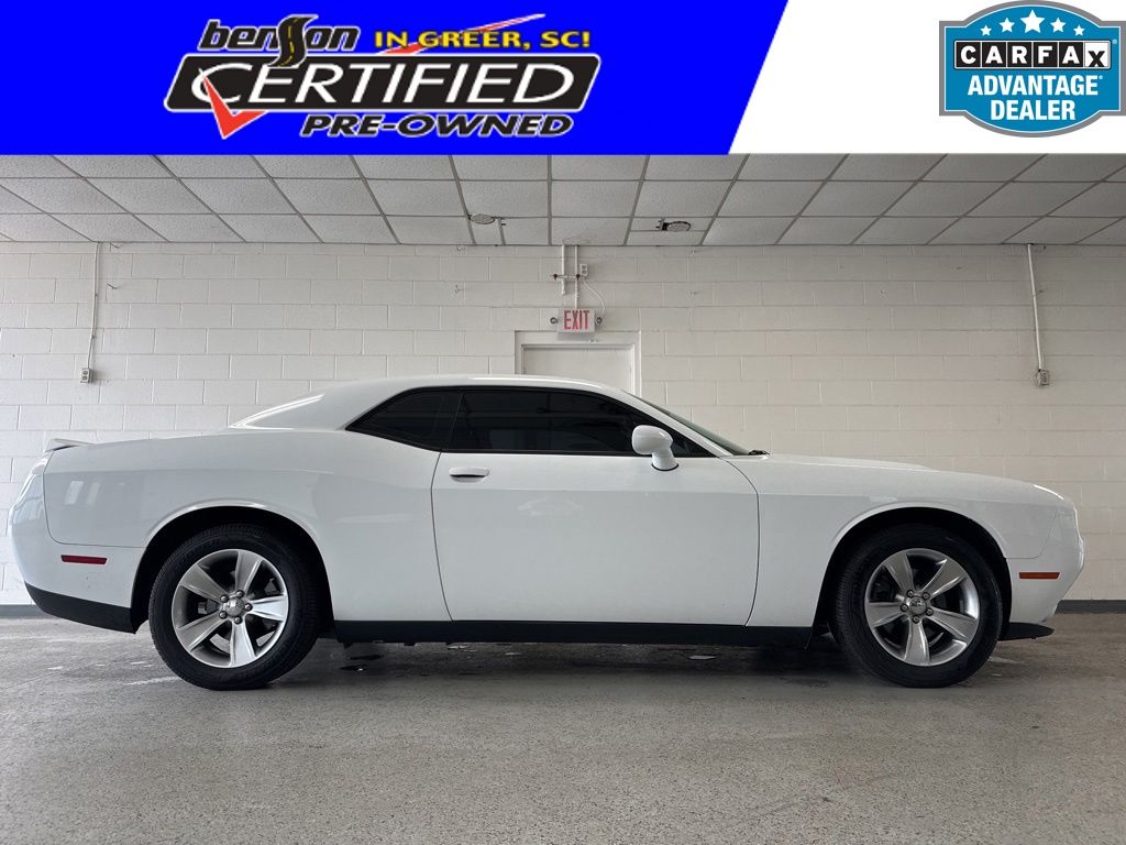 2020 Dodge Challenger SXT Auto's photo