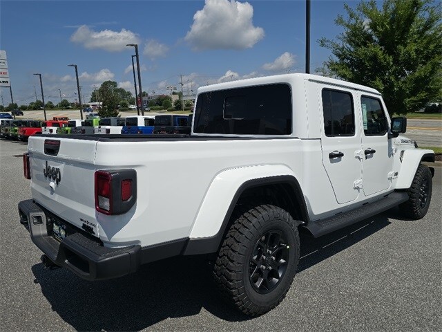 2025 Jeep Gladiator Sport photo 2