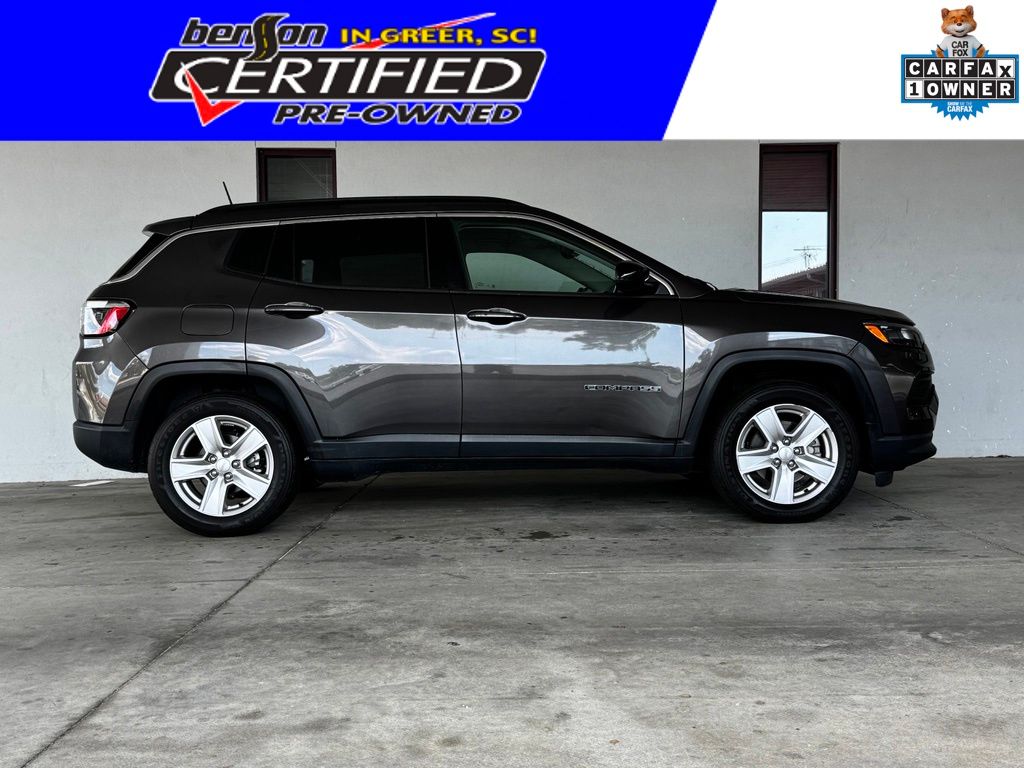 2022 Jeep Compass Latitude's photo