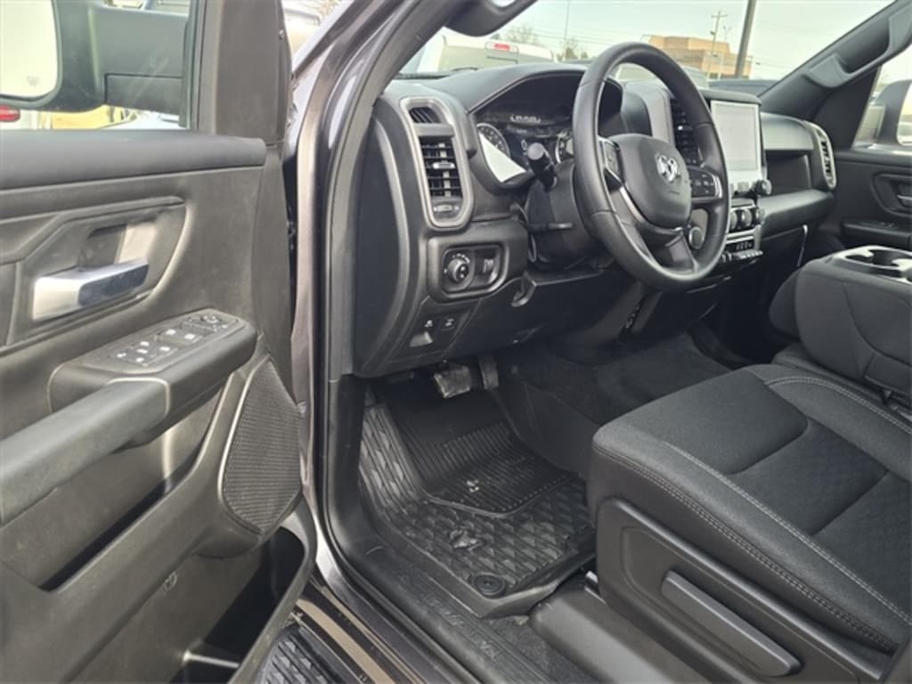 New 2026 Ram 1500 WARLOCK CREW CAB 4X4 5'7 BOX Pickup